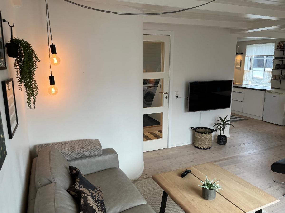 Apartment Downtown - Great View! Klaksvik Ngoại thất bức ảnh