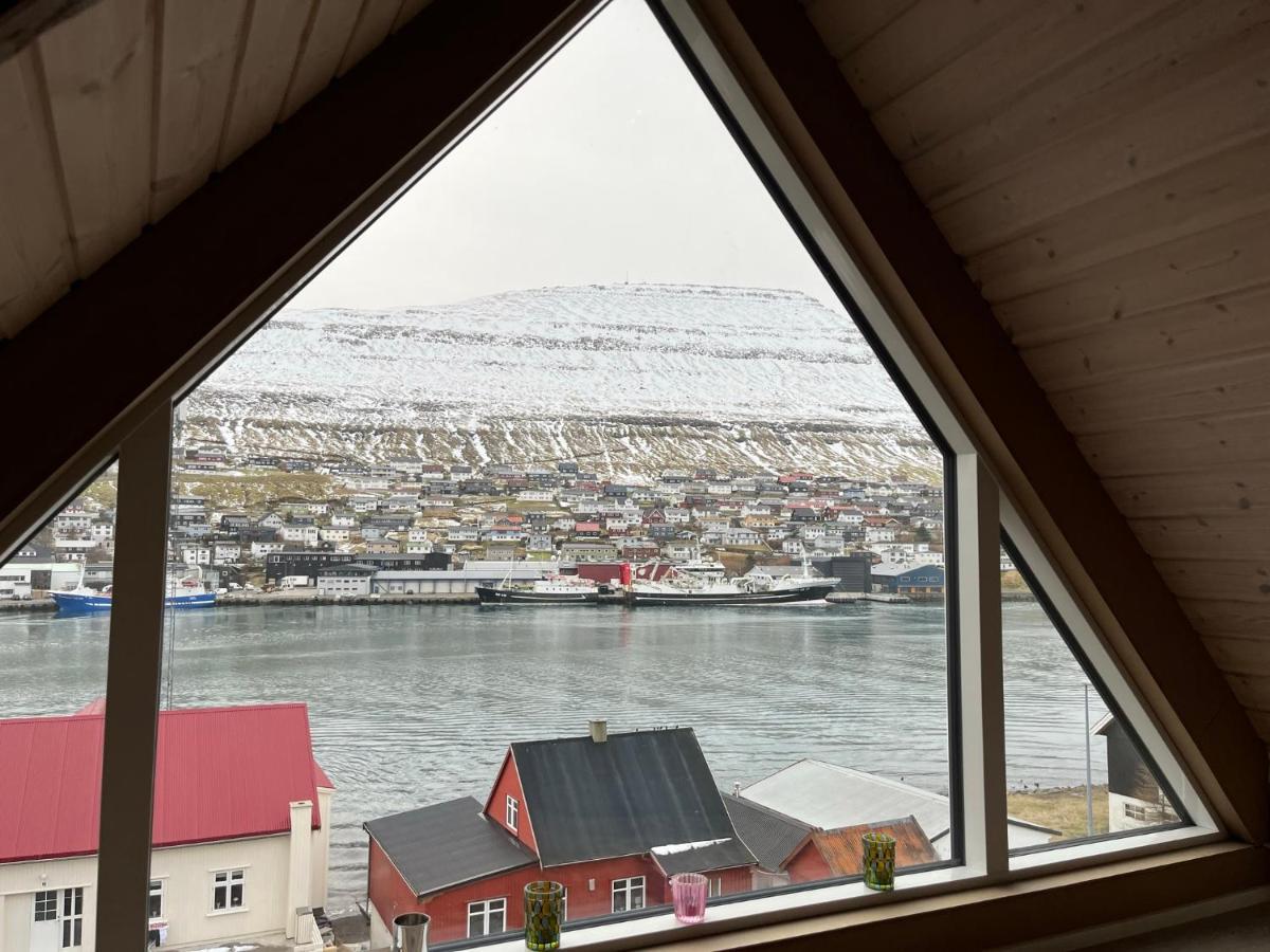 Apartment Downtown - Great View! Klaksvik Ngoại thất bức ảnh